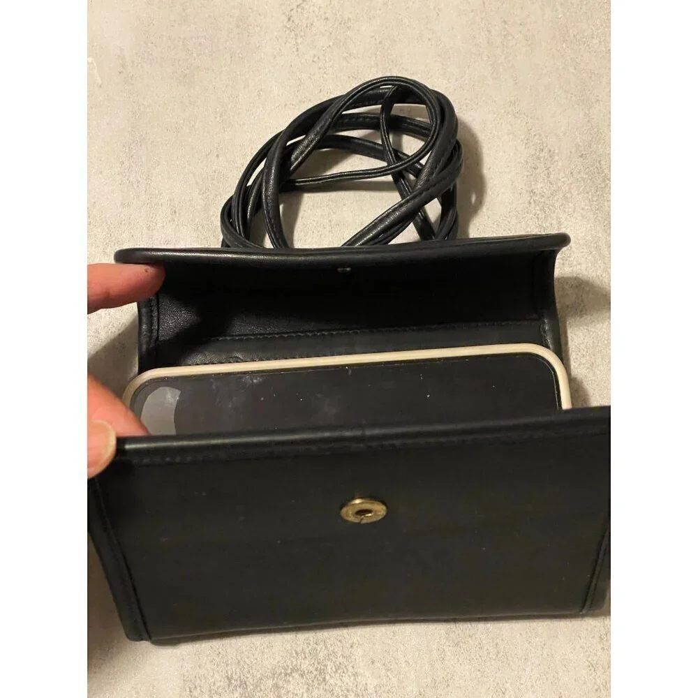 Coach Vintage Black Leather Swing Trifold Crossbody Snap Close Wallet Bag 4843